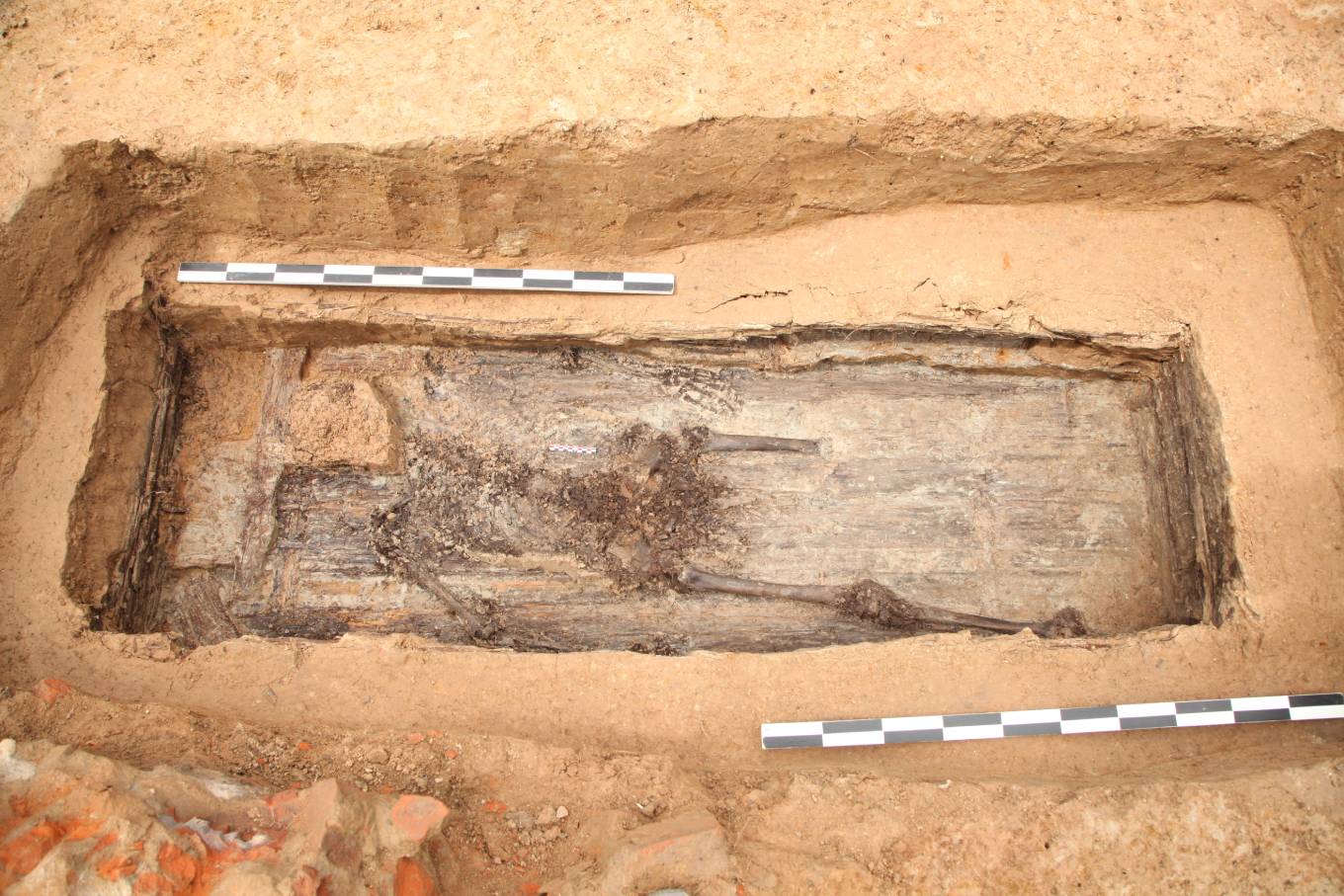 Smolensk 1812-2019 expedition finds a one-legged skeleton