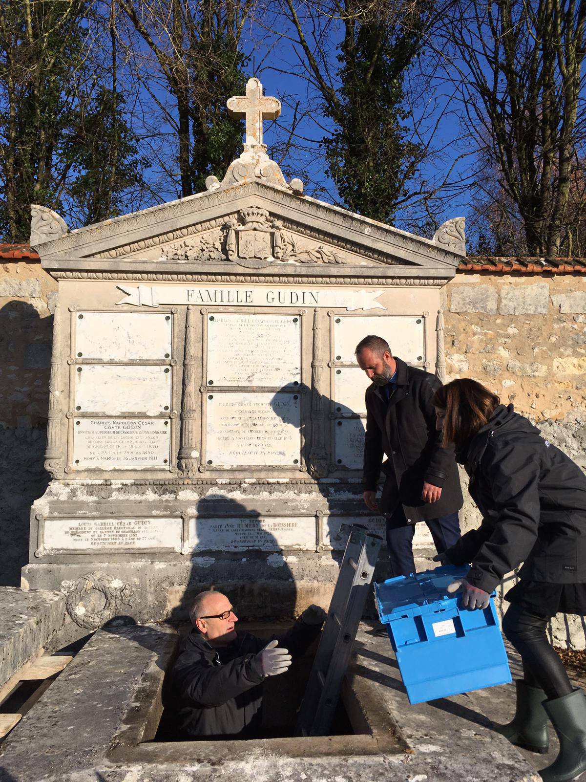 French anthropologists open the Gudin family grave
